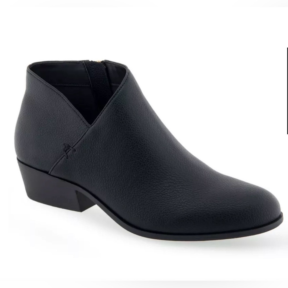 AEROSOLES® Cayu Side Zip Black Faux Pebbled Leather Ankle Boots Women’s Size 10